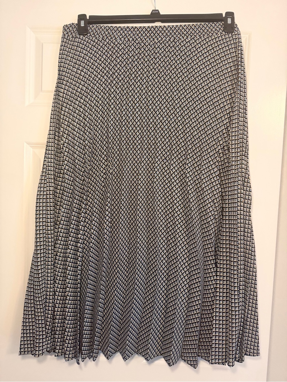 Black and White Geometric Pleated Midi Skirt